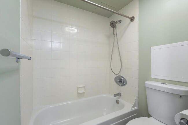 Building Photo - Downtown Honolulu Gem | Ocean, Mountain & City Views | Updated 2BD/2BA