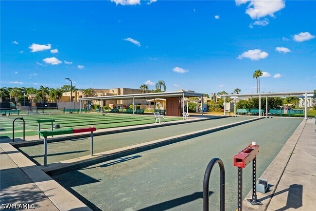 Building Photo - 1700 Pine Valley Dr