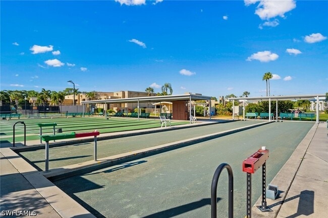 Building Photo - 1740 Pine Valley Dr
