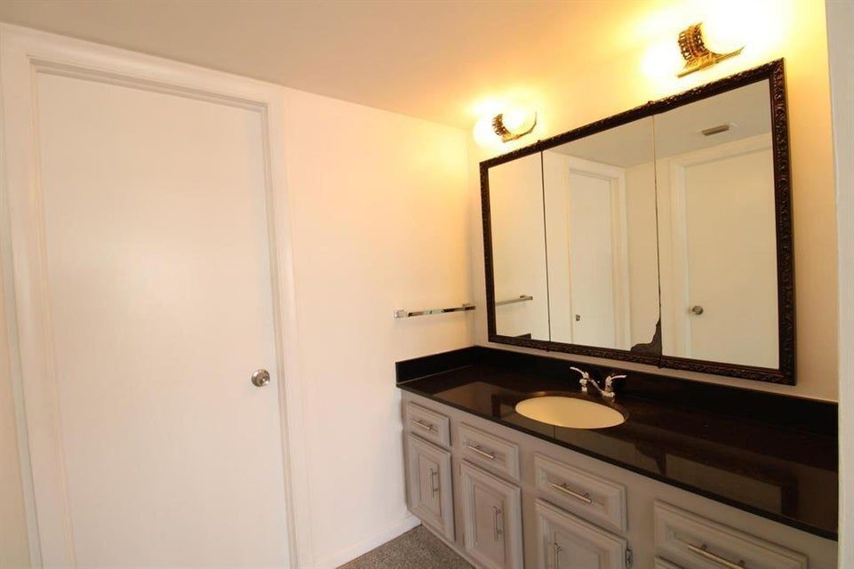 Building Photo - 3900 Galt Ocean Dr