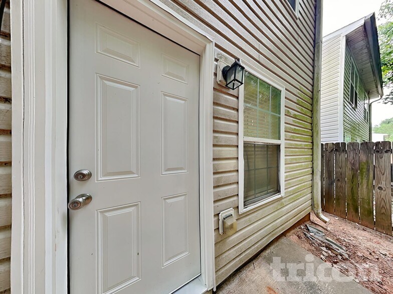 Building Photo - 269 Lossie Ln