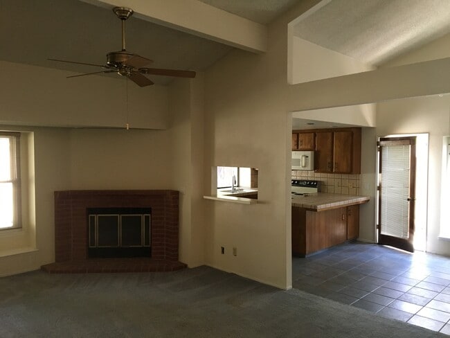 Building Photo - House
