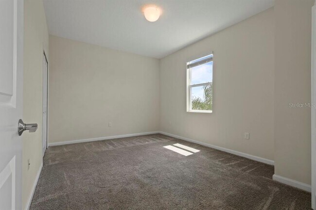 Building Photo - 877 Ocean Course Ave