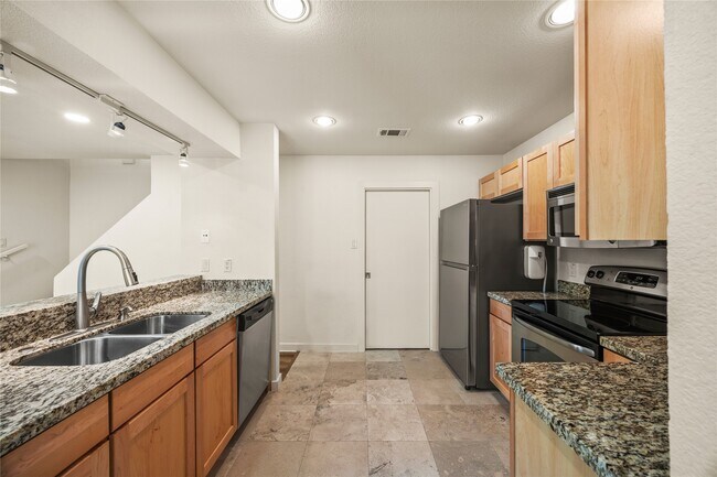 Building Photo - 4777 Cedar Springs Rd