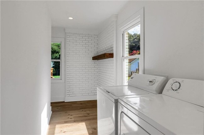 Building Photo - 776 Norwood Rd SE