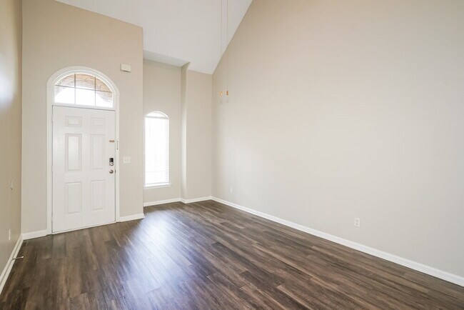 Building Photo - 542 Pippin Dr