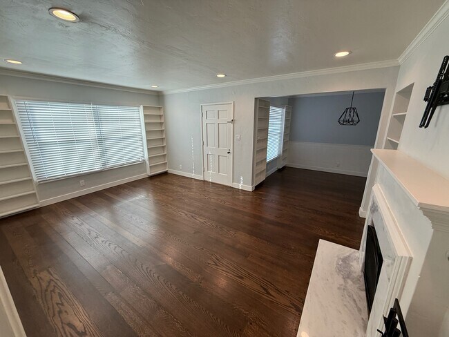 Building Photo - 1020 Highland Ave