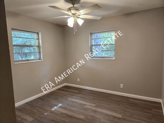 Building Photo - 503 W Griffith Ave