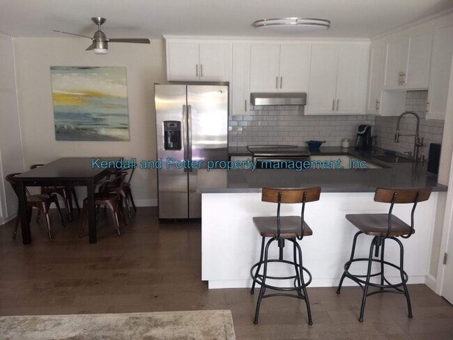 Building Photo - Schwann Lagoon 2 bed/1 bath Furnished Condo