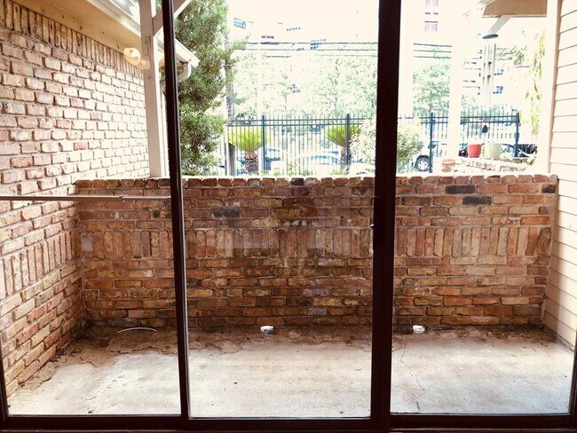 Building Photo - 2300 Old Spanish Trl