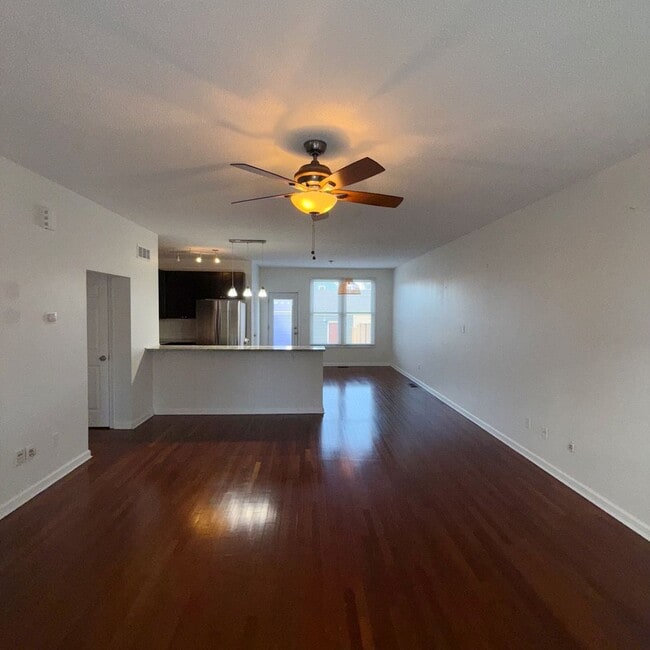 Building Photo - 3306 Domain St