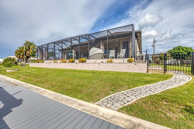 Building Photo - 4286 Harbor Blvd
