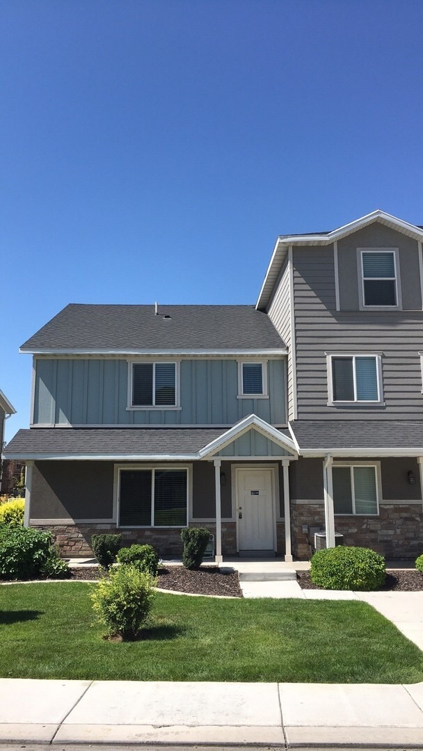 Primary Photo - Beautiful 2 Story Townhome in Vineyard w/ ...
