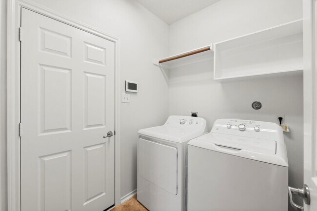 Building Photo - 23319 W Pine Ivy Ln