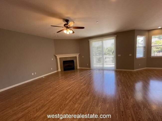 Building Photo - 786 El Paseo Dr