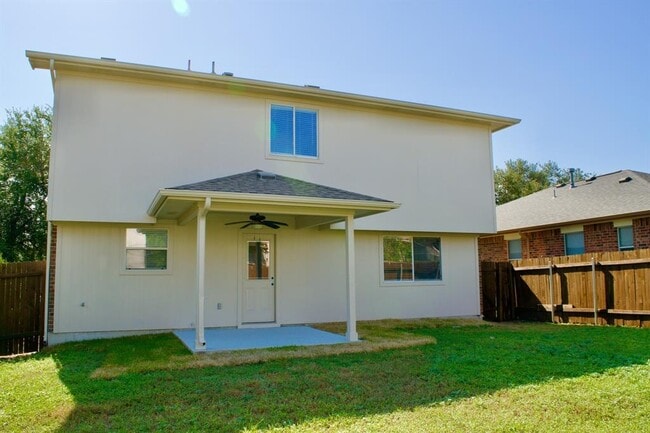 Building Photo - 1708 Darjeeling Dr