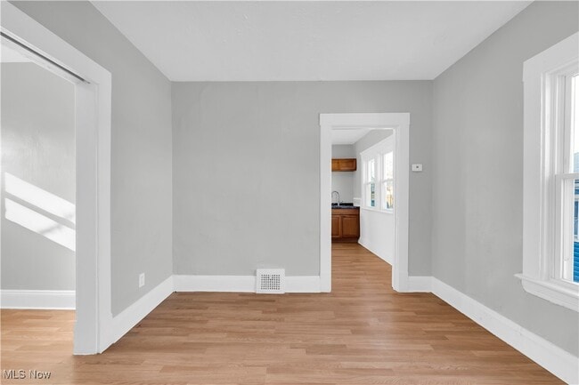 Building Photo - 3992 E 26th St