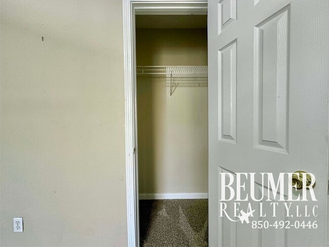 Building Photo - Charming Home with Spacious Backyard and M...