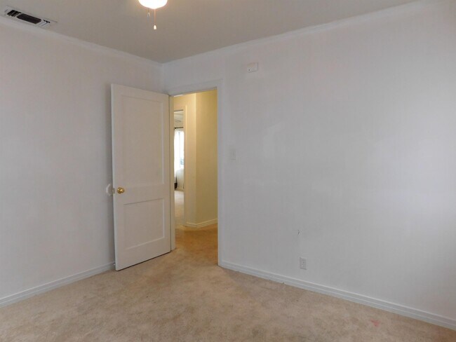 Building Photo - 1117 Patricia Dr