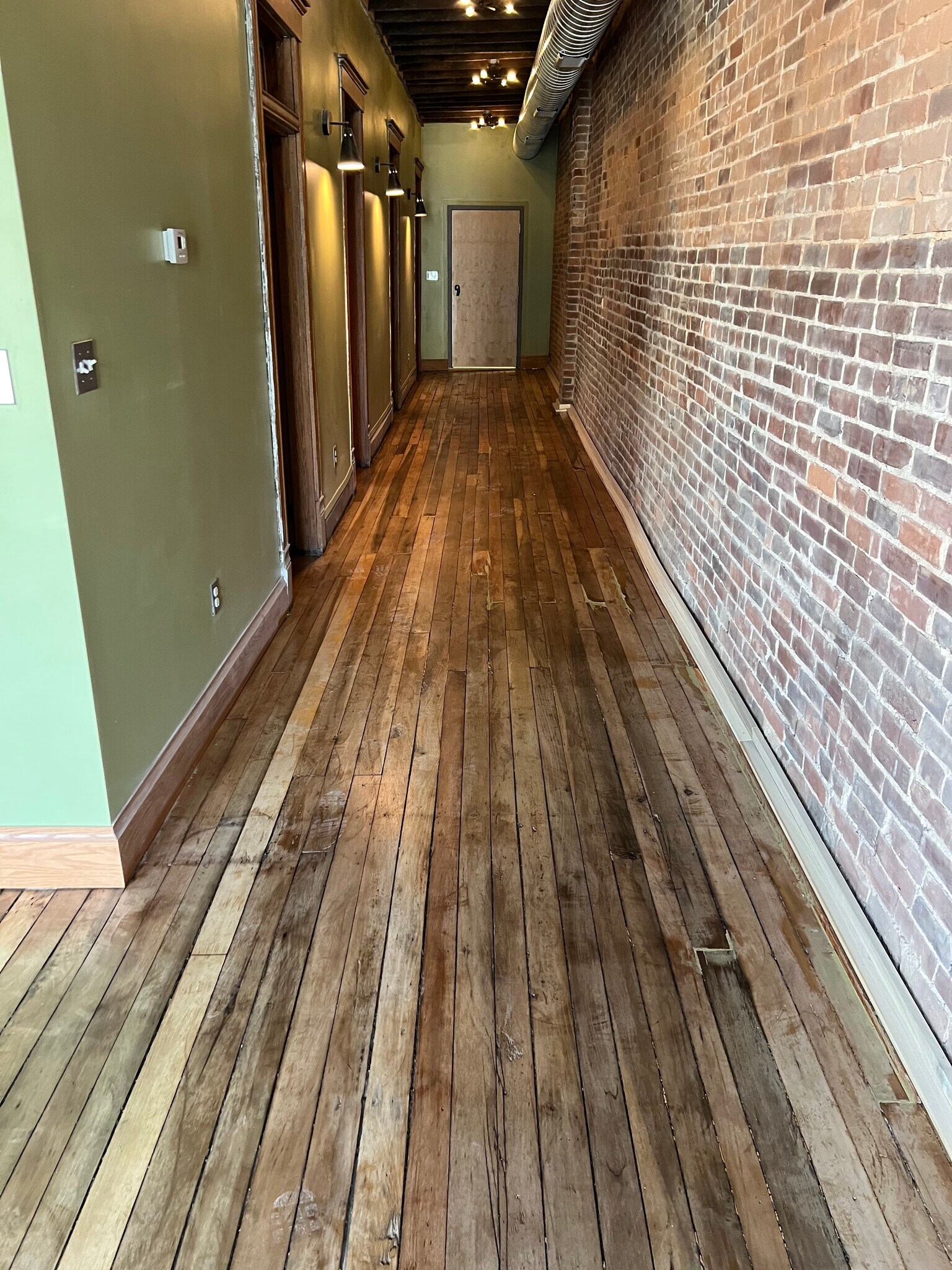 Building Photo - 1609 Winchester Ave