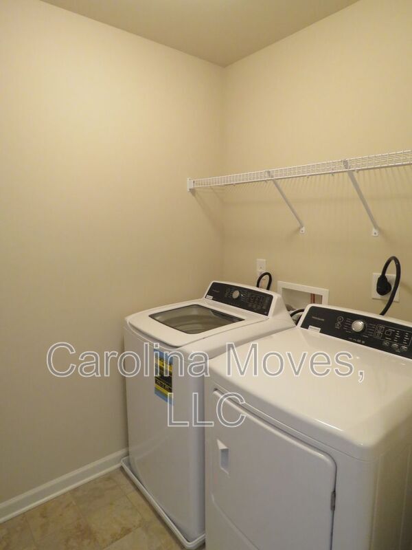 Building Photo - 206 Heatherwood Ln