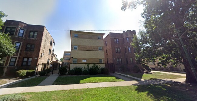 Building Photo - 10515 S Hale Ave