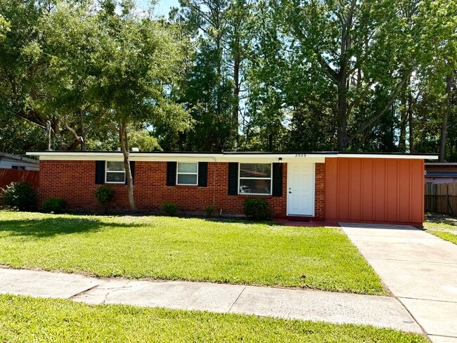 Building Photo - 2909 Lauderdale Dr E