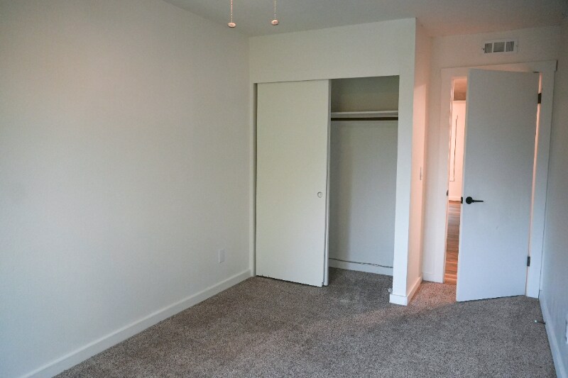 Building Photo - 1234 NE 27th St