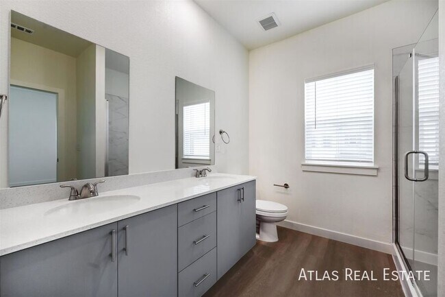 Building Photo - 630 Coney St