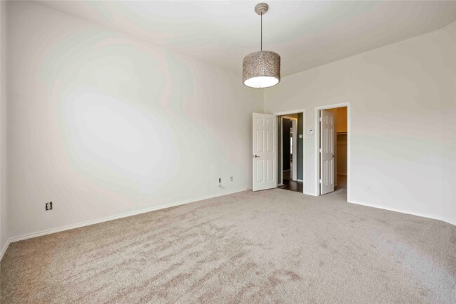 Building Photo - 2019 Shore Breeze Dr