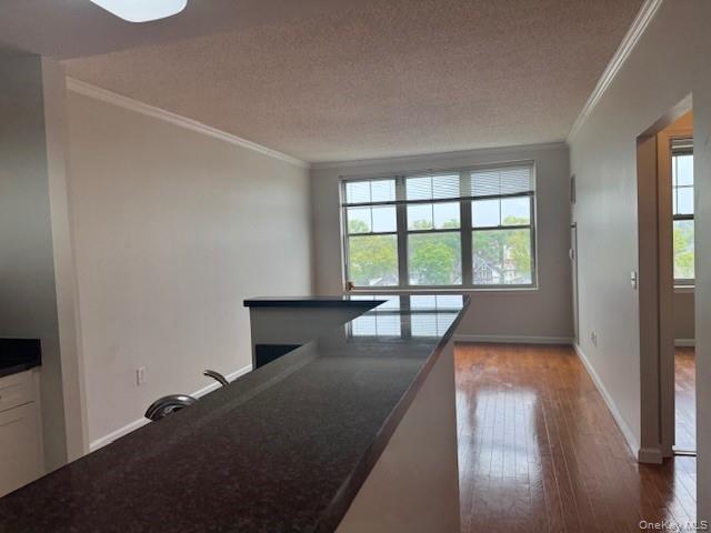 Building Photo - 300 Mamaroneck Ave