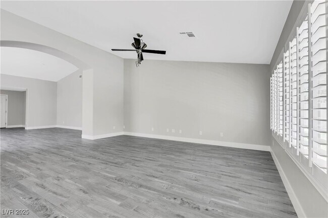 Building Photo - 7379 Majestic Bluff Pl