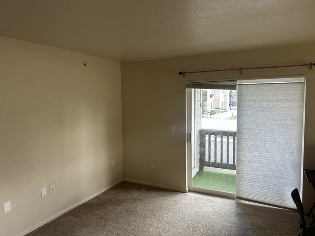 Building Photo - 127 Jules Dr