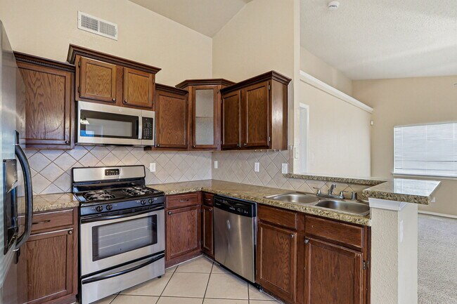 Building Photo - 732 Desert Sage Dr