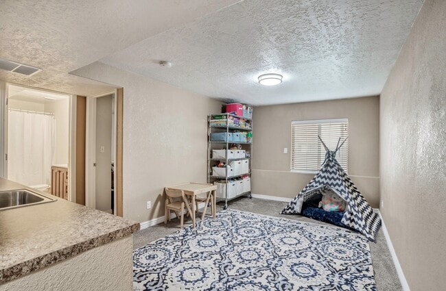 Building Photo - 1233 Firefly Dr