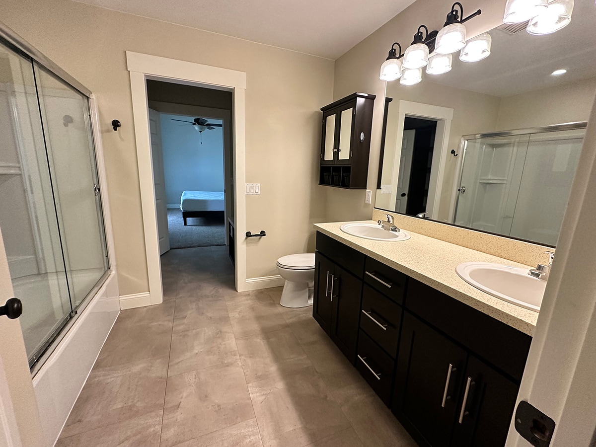 Building Photo - 330 S Cedar St