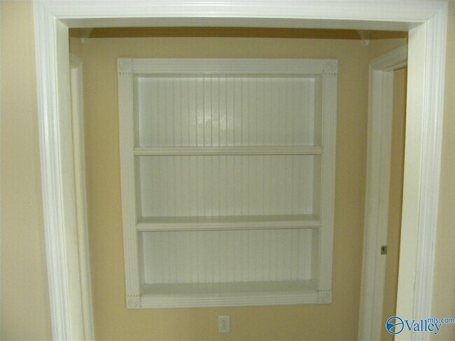 Building Photo - 105 Fawn Forest Dr