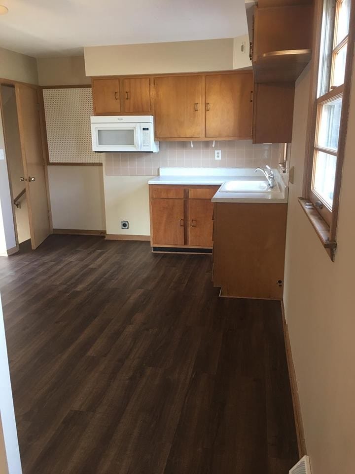 Building Photo - 3615 Kennedy Dr