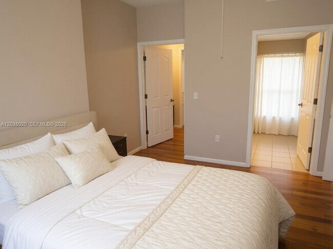 Building Photo - 175 Galicia Way