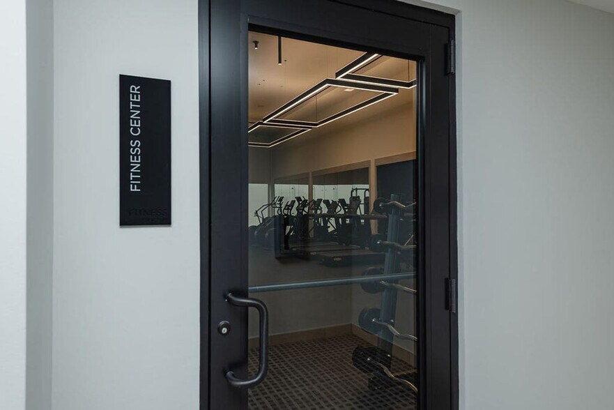 Building Photo - 225 N Miami Ave