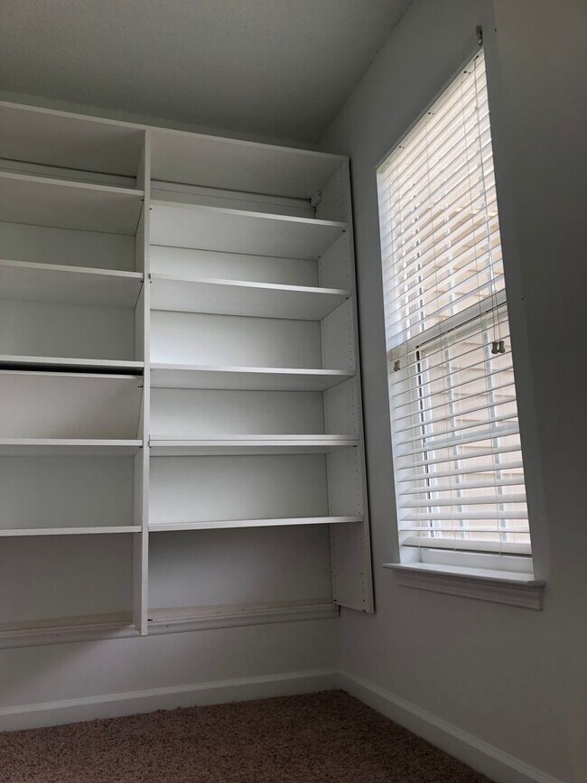 Building Photo - Available for immediate move in - Gorgeous...