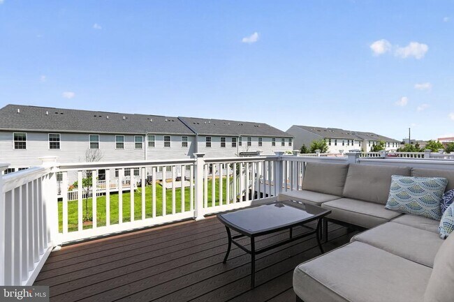 Building Photo - 1551 Emily Ct