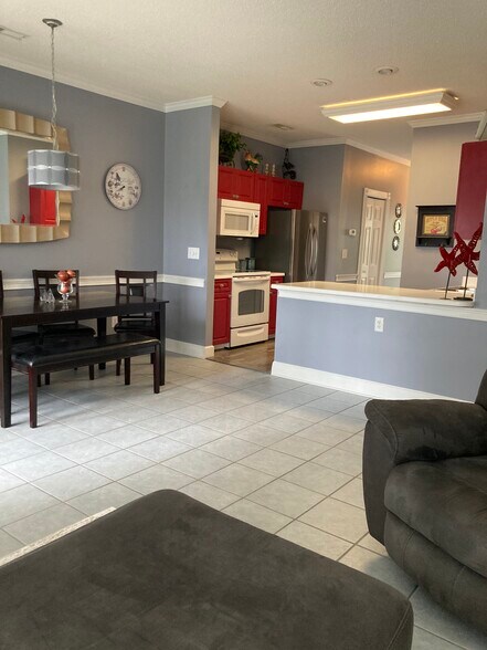 Building Photo - 4173 Hibiscus Dr