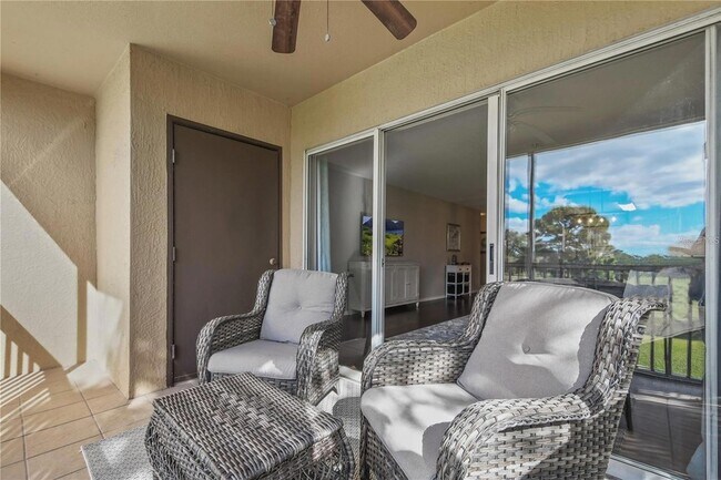 Building Photo - 13917 Fairway Island Dr