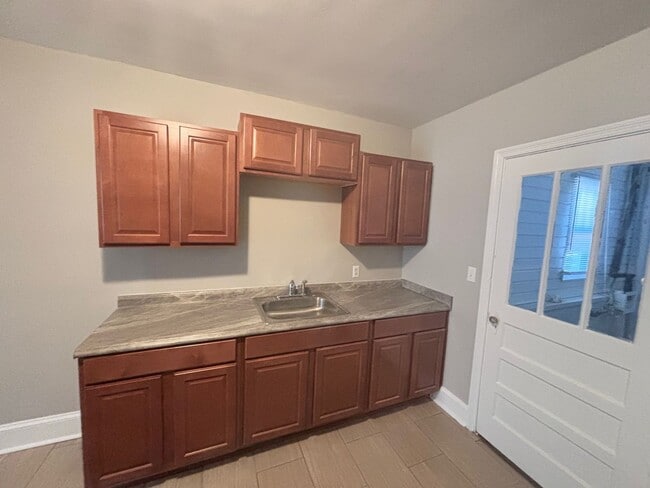 Building Photo - 938/940Woodlawn