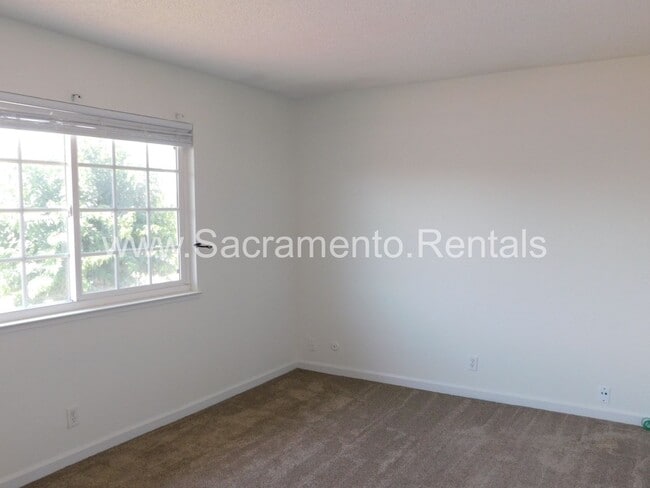 Building Photo - Affordable 2bd/1ba Fourplex with Garage ne...