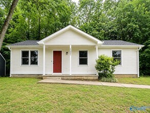 Building Photo - 13921 SW Wyandotte Dr