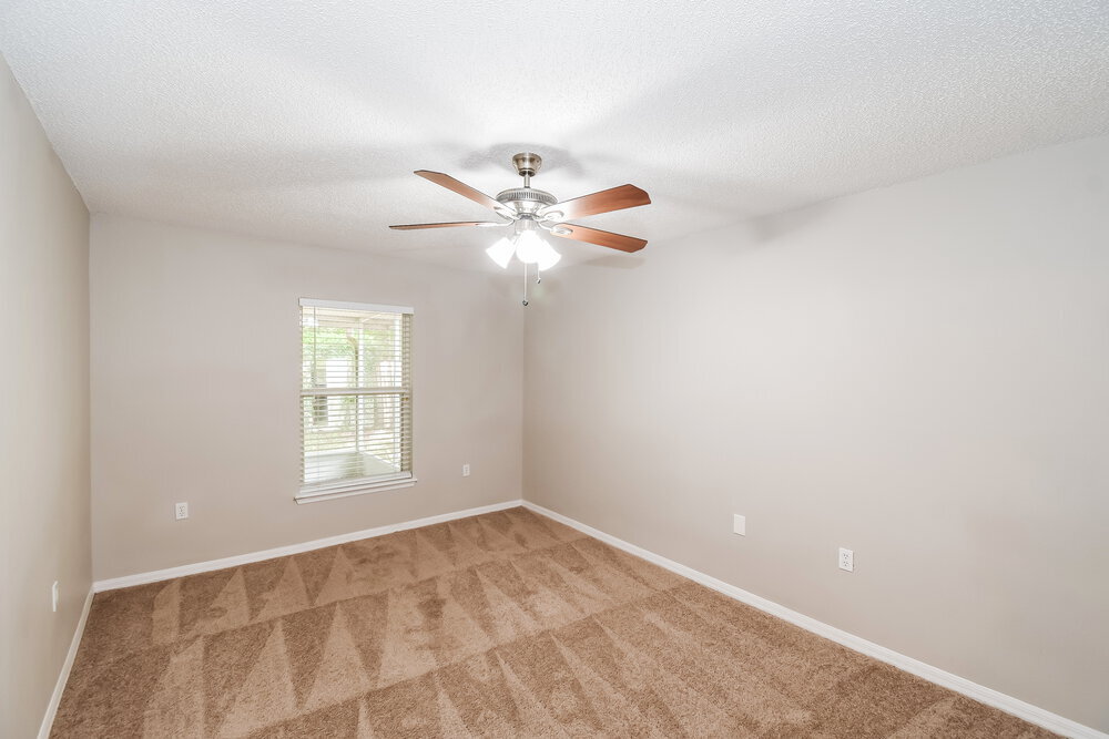 Building Photo - 2668 Lantana Lakes Dr W
