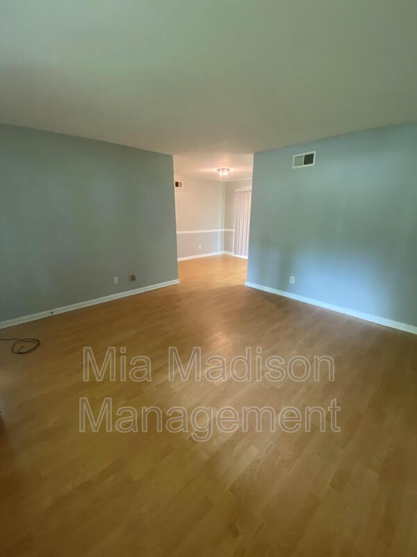 Building Photo - 12 Sheridan Dr