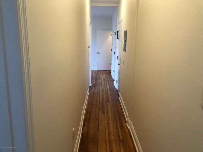 Building Photo - 516 Summerfield Ave